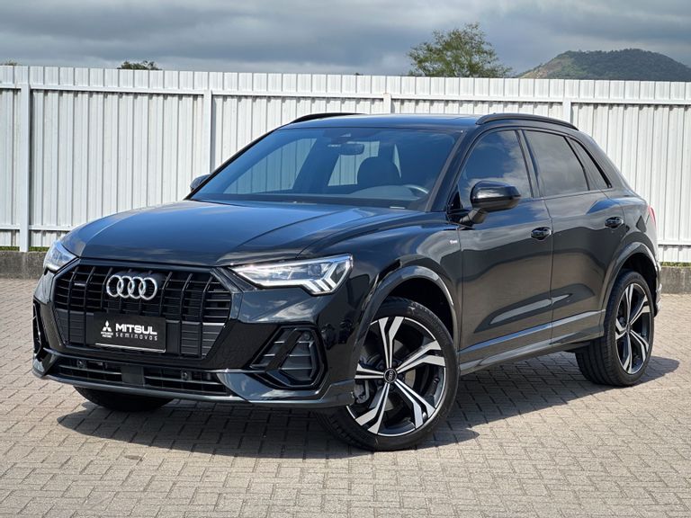 Audi Q3 Perf. Black 2.0 TFSI Tiptr. Quattro