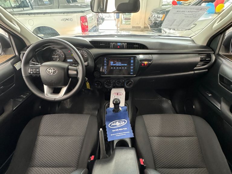 Toyota Hilux CD 4x4 2.8 Diesel Mec.