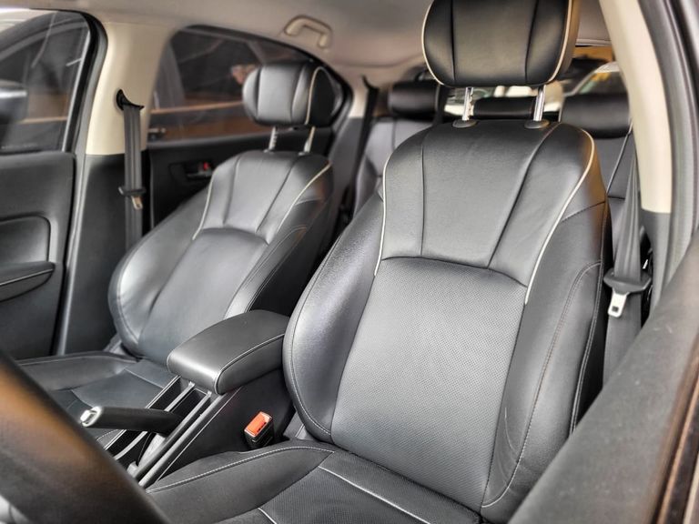 Honda CITY Hatchback Touring 1.5 Flex 16V Aut