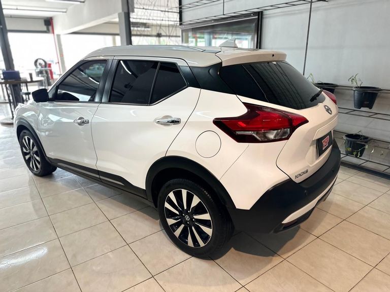 Nissan KICKS SL 1.6 16V FlexStar 5p Aut.