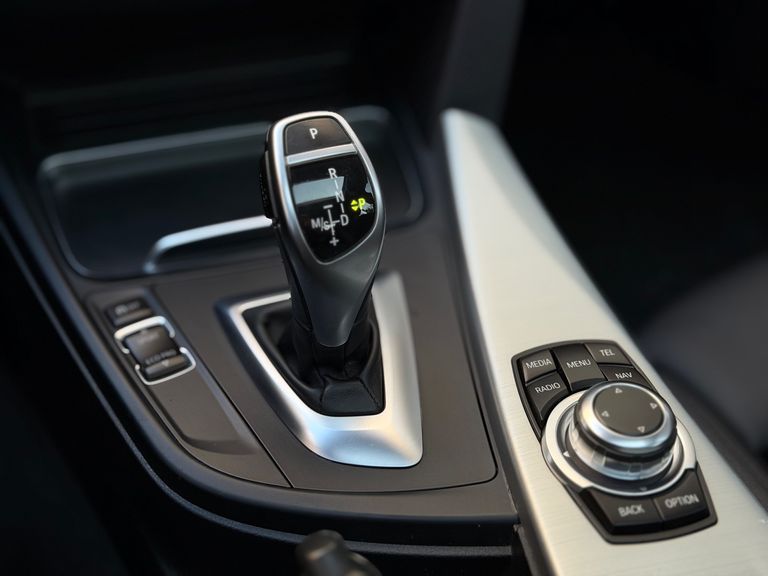 BMW 320iA Modern/Sport TB 2.0/A.Flex/GP 4p