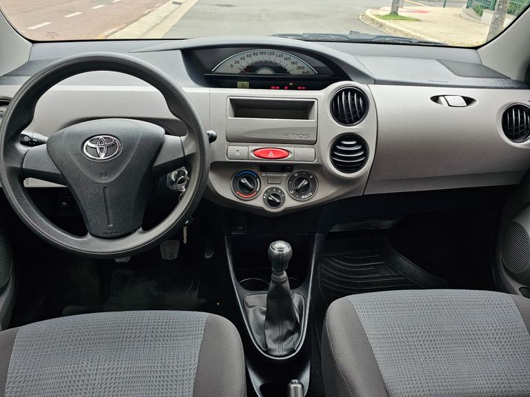 Toyota ETIOS X 1.3 Flex 16V 5p Mec.