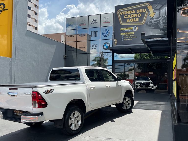 Toyota Hilux CD SR 4x4 2.8 TDI Diesel Aut.