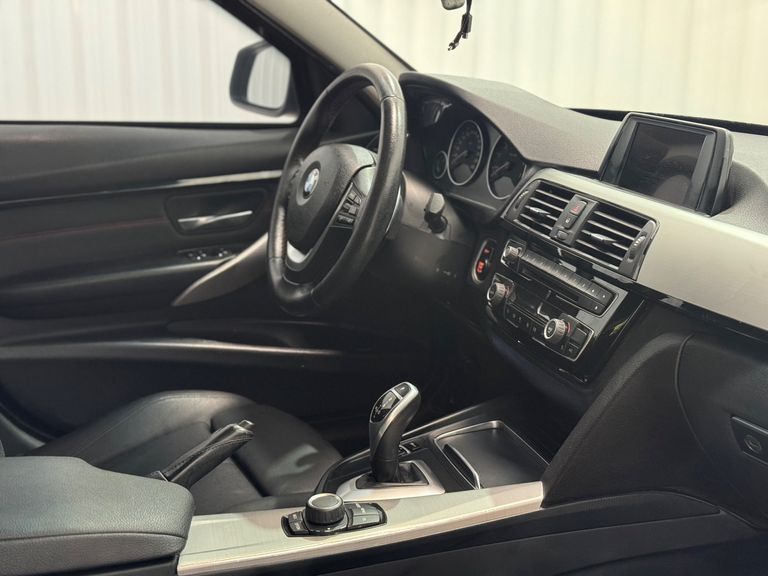 BMW 320iA Modern/Sport TB 2.0/A.Flex/GP 4p