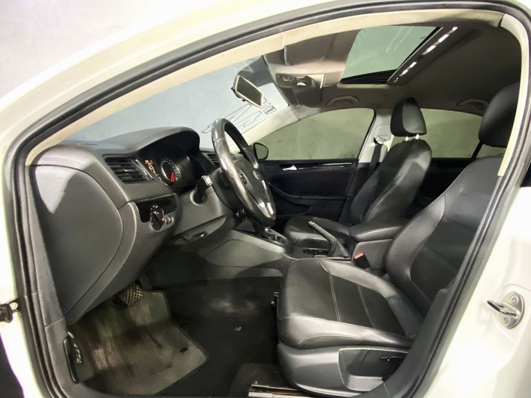 VolksWagen JETTA Comfortline 2.0 T.Flex 8V 4p Tipt.