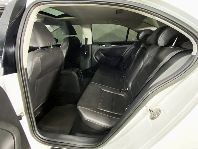 VolksWagen JETTA Comfortline 2.0 T.Flex 8V 4p Tipt.