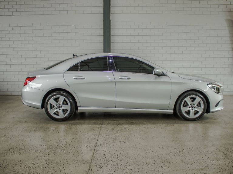 Mercedes CLA-180 1.6 16V 122cv Aut.