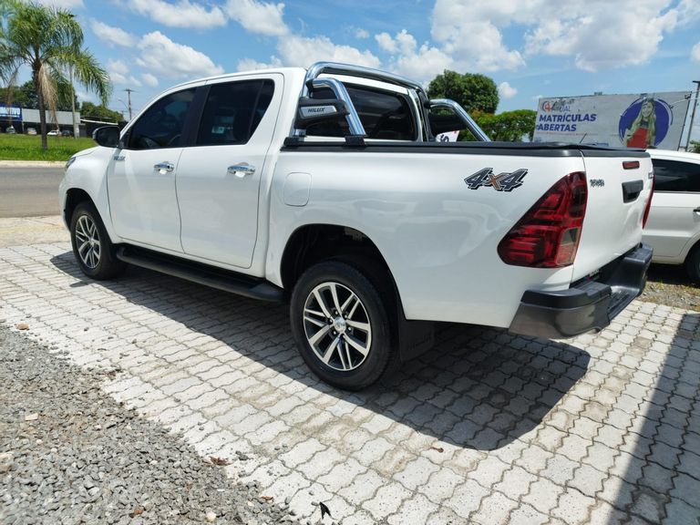 Toyota Hilux CD 4x4 2.8 Diesel Mec.