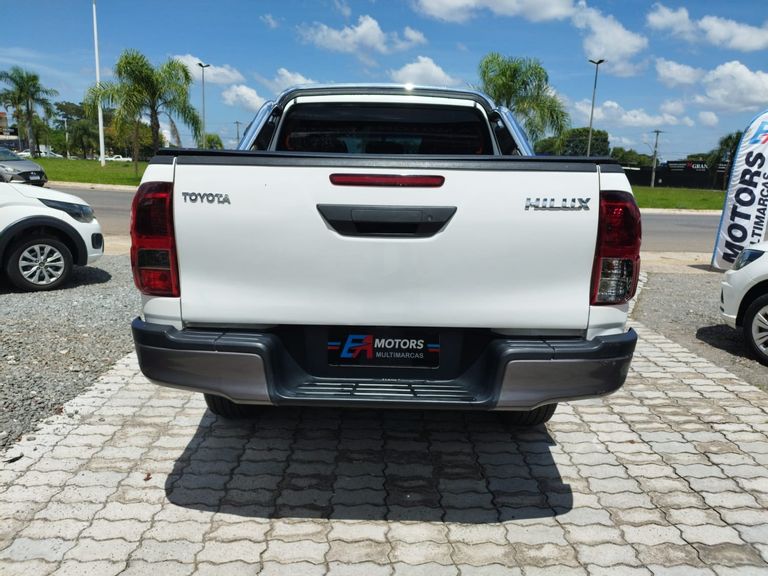 Toyota Hilux CD 4x4 2.8 Diesel Mec.