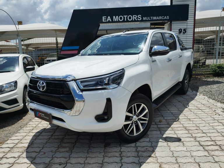 Toyota Hilux CD 4x4 2.8 Diesel Mec.