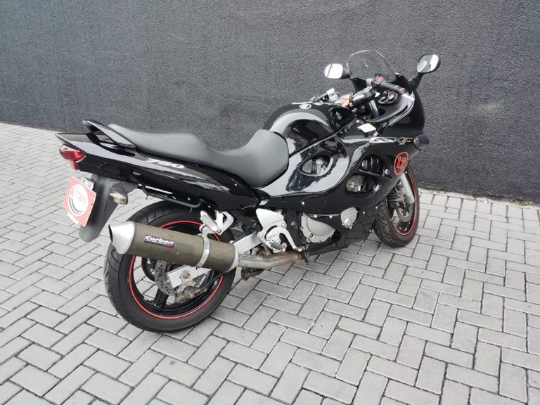 SUZUKI GSX 750 F