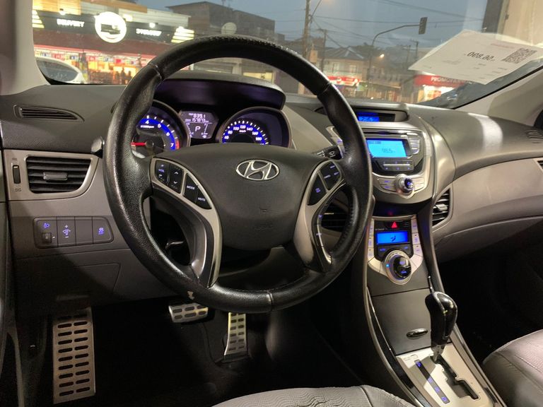 Hyundai Elantra GLS 1.8 16V Aut.