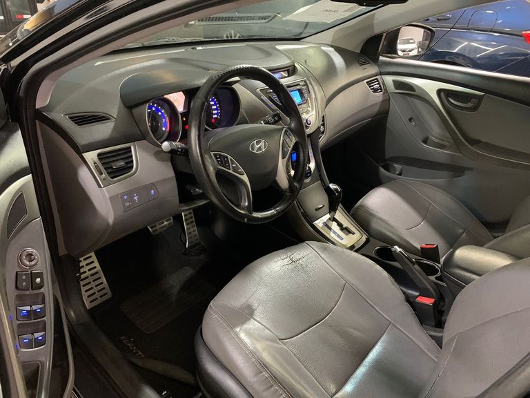 Hyundai Elantra GLS 1.8 16V Aut.