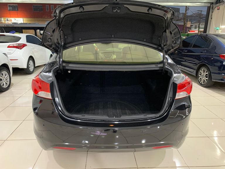 Hyundai Elantra GLS 1.8 16V Aut.