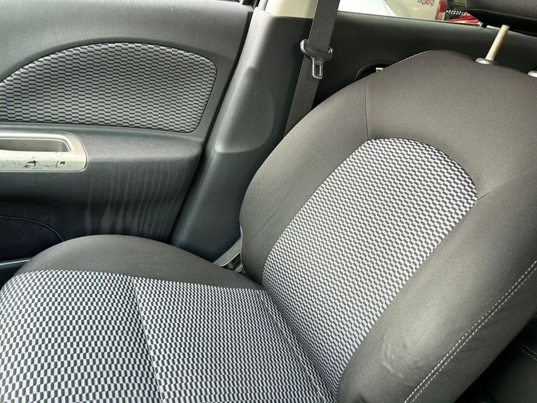 Nissan MARCH SV 1.0 12V Flex 5p