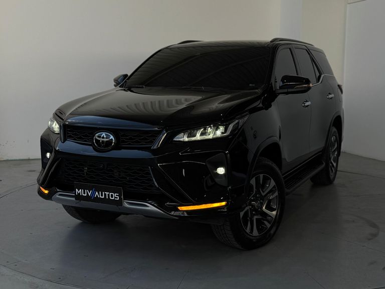 Toyota Hilux SW4 Diamond 2.8 TB 4x4 Die. Aut.