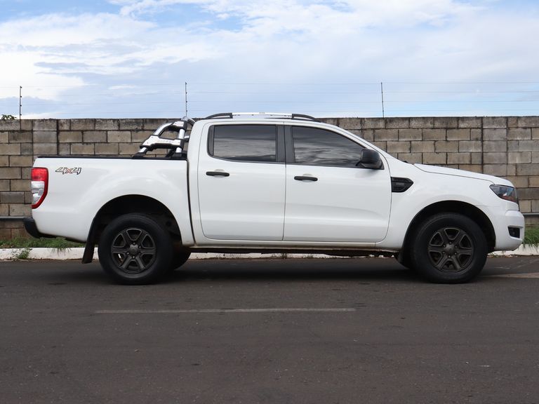Ford Ranger XLS 2.2 4x4 CD Diesel Mec.