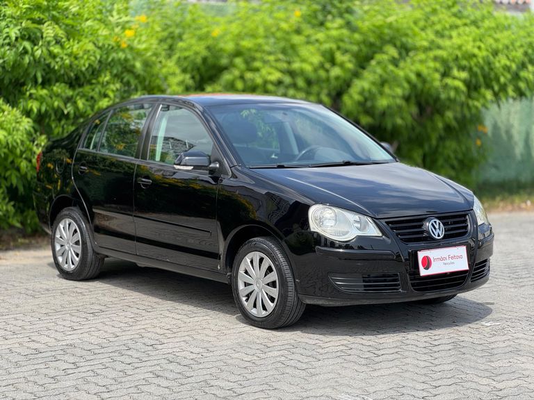 VolksWagen Polo Sedan 1.6 Mi Total Flex 8V 4p