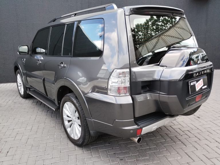 Mitsubishi Pajero HPE Full 3.2 4x4 T.I.Dies. 5p Aut