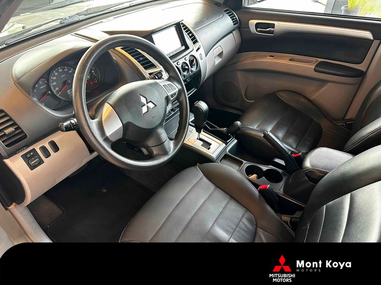 Mitsubishi Pajero DAKAR 3.2 4x4 T.I. Dies. 5p Aut.