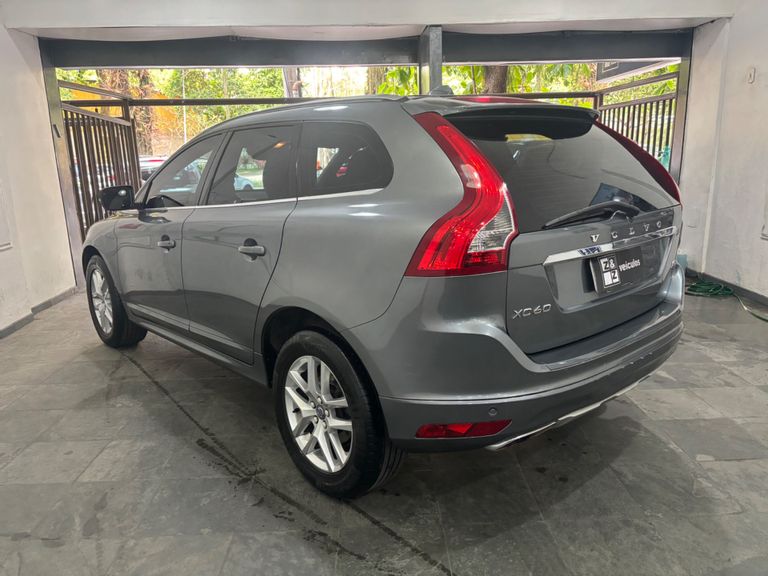 Volvo XC 60 T-5 MOMENTUM 2.0 245cv FWD 5p