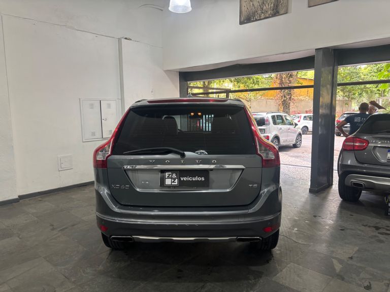 Volvo XC 60 T-5 MOMENTUM 2.0 245cv FWD 5p