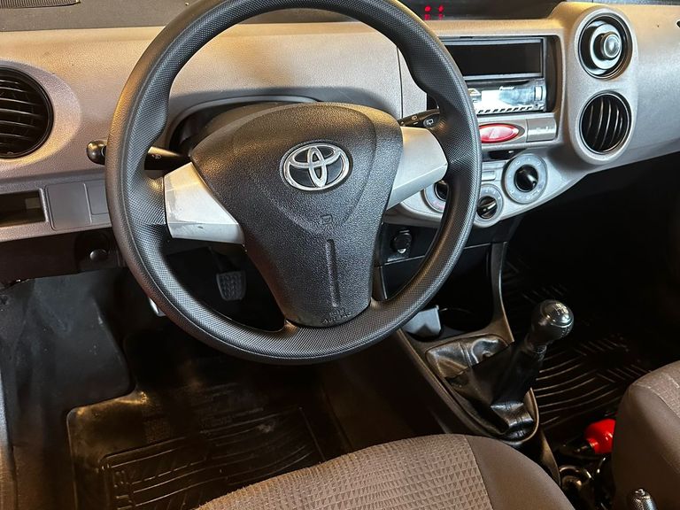 Toyota ETIOS X 1.3 Flex 16V 5p Mec.