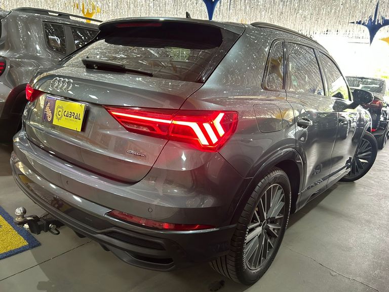 Audi Q3 SPB Perf. Black 2.0 TFSI Tipt. Quat.