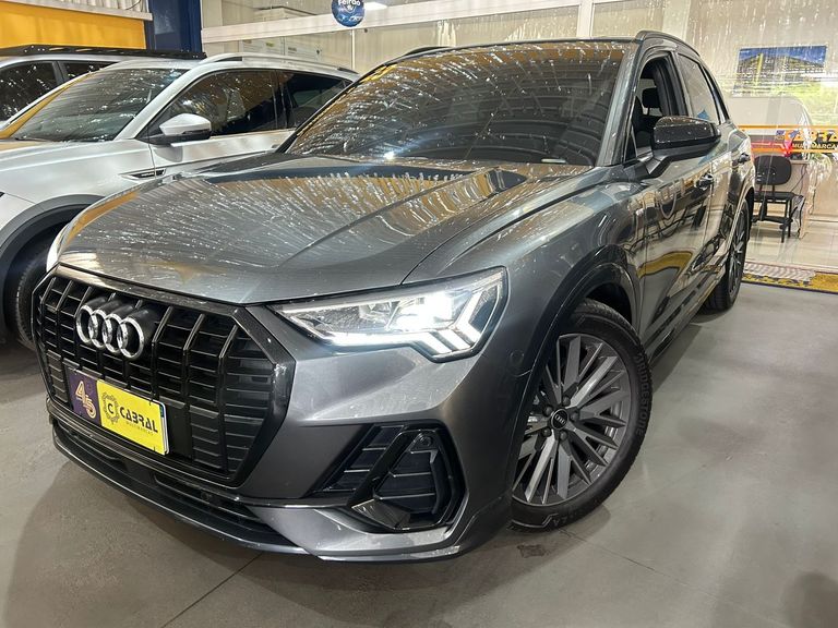 Audi Q3 SPB Perf. Black 2.0 TFSI Tipt. Quat.