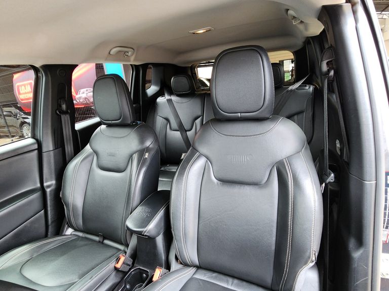 Jeep Renegade Long. T270 1.3 TB 4x2 Flex Aut.