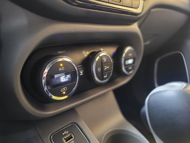 Fiat Toro Freedom 1.8 16V Flex Aut.