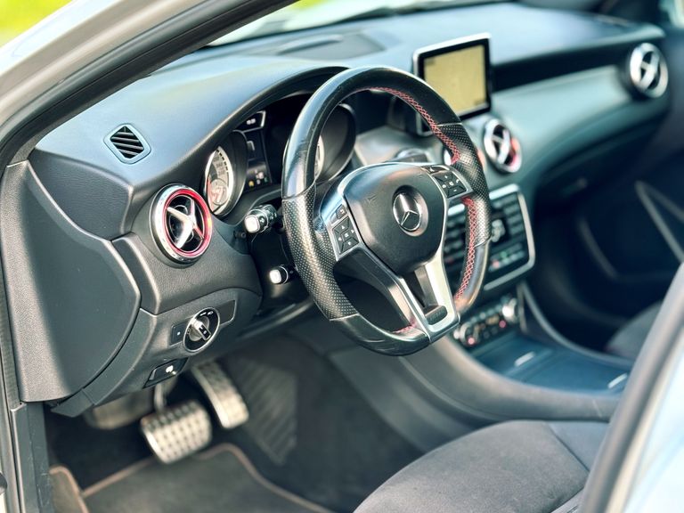 Mercedes GLA 250 Sport 2.0 TB 16V 4x2  211cv Aut.