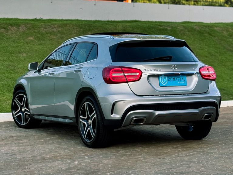 Mercedes GLA 250 Sport 2.0 TB 16V 4x2  211cv Aut.