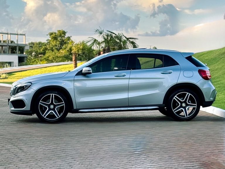 Mercedes GLA 250 Sport 2.0 TB 16V 4x2  211cv Aut.