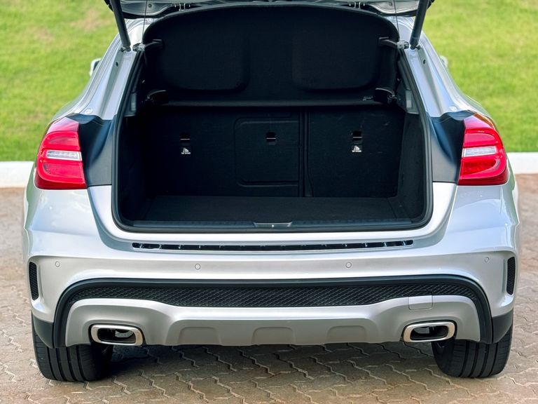 Mercedes GLA 250 Sport 2.0 TB 16V 4x2  211cv Aut.