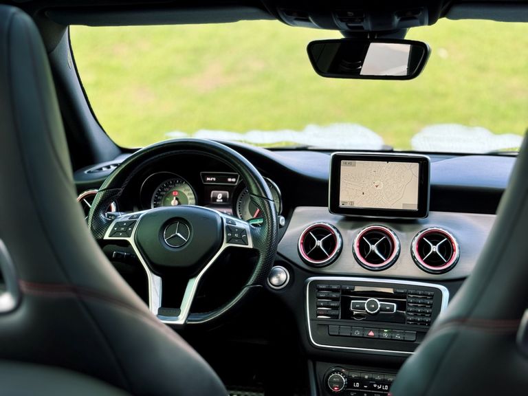 Mercedes GLA 250 Sport 2.0 TB 16V 4x2  211cv Aut.