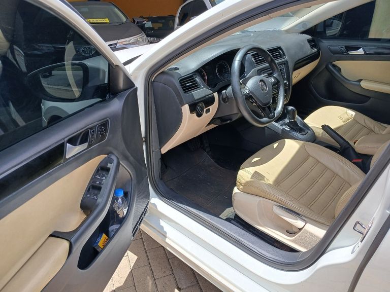 VolksWagen JETTA Comfortline 2.0 T.Flex 8V 4p Tipt.
