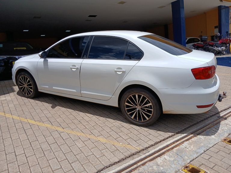 VolksWagen JETTA Comfortline 2.0 T.Flex 8V 4p Tipt.