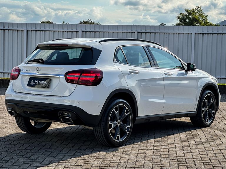 Mercedes GLA 200 Night 1.6. TB 16V Flex Aut.