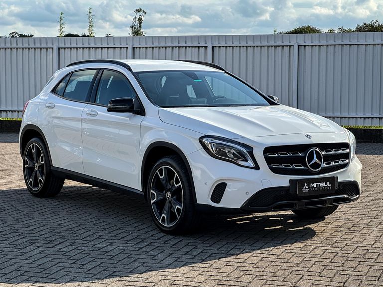 Mercedes GLA 200 Night 1.6. TB 16V Flex Aut.