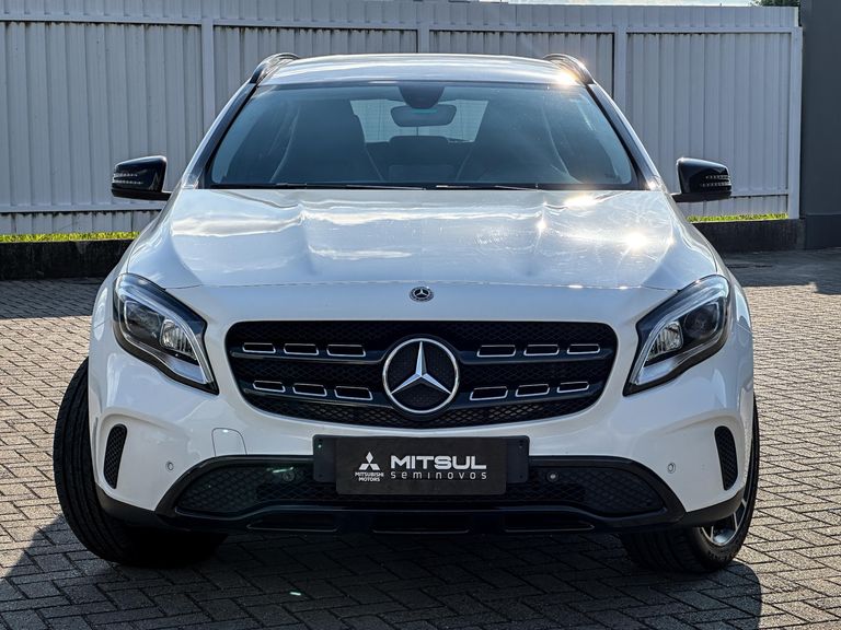 Mercedes GLA 200 Night 1.6. TB 16V Flex Aut.