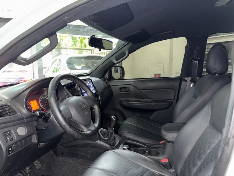 Mitsubishi L200 Triton Sport GLX 2.4 CD Diesel Mec.