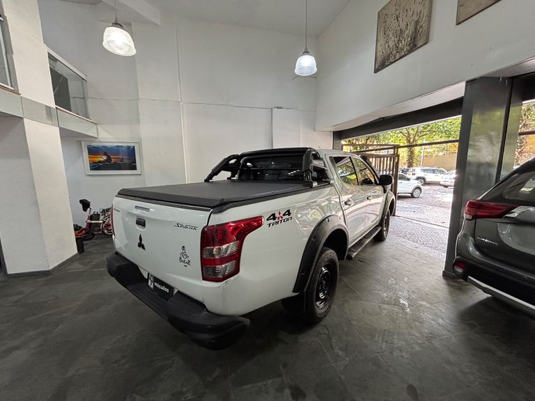 Mitsubishi L200 Triton Sport GLX 2.4 CD Diesel Mec.