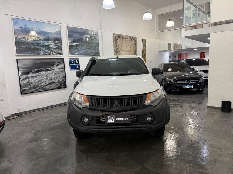 Mitsubishi L200 Triton Sport GLX 2.4 CD Diesel Mec.