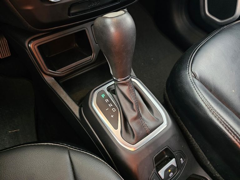 Jeep Renegade STD 1.8 4x2 Flex 16v Aut.