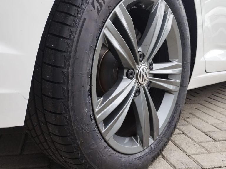 VolksWagen JETTA R-Line 250 TSI 1.4 Flex 16V Aut.