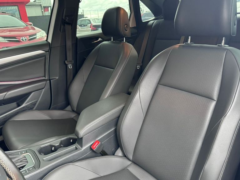 VolksWagen JETTA R-Line 250 TSI 1.4 Flex 16V Aut.
