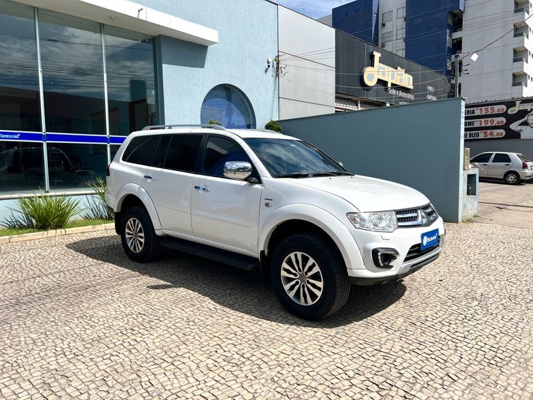 Mitsubishi Pajero HPE 3.5 4x4 Flex 5p Aut.