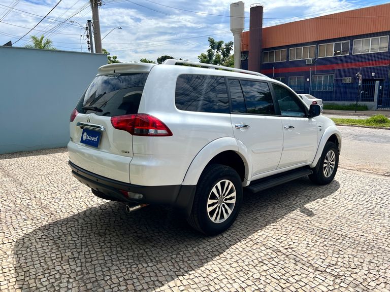 Mitsubishi Pajero HPE 3.5 4x4 Flex 5p Aut.