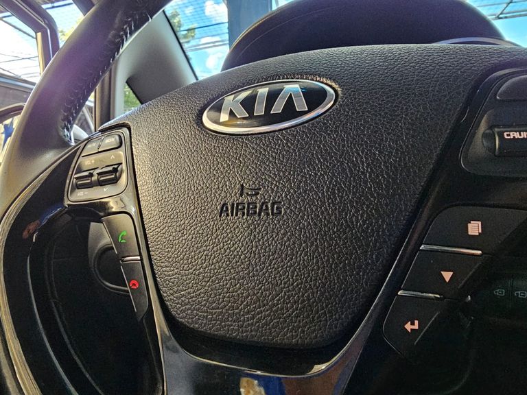 Kia Motors Cerato 1.6 16V  Flex  Aut.
